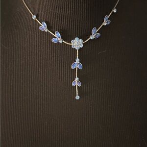 Elegant Blue Floral Necklace